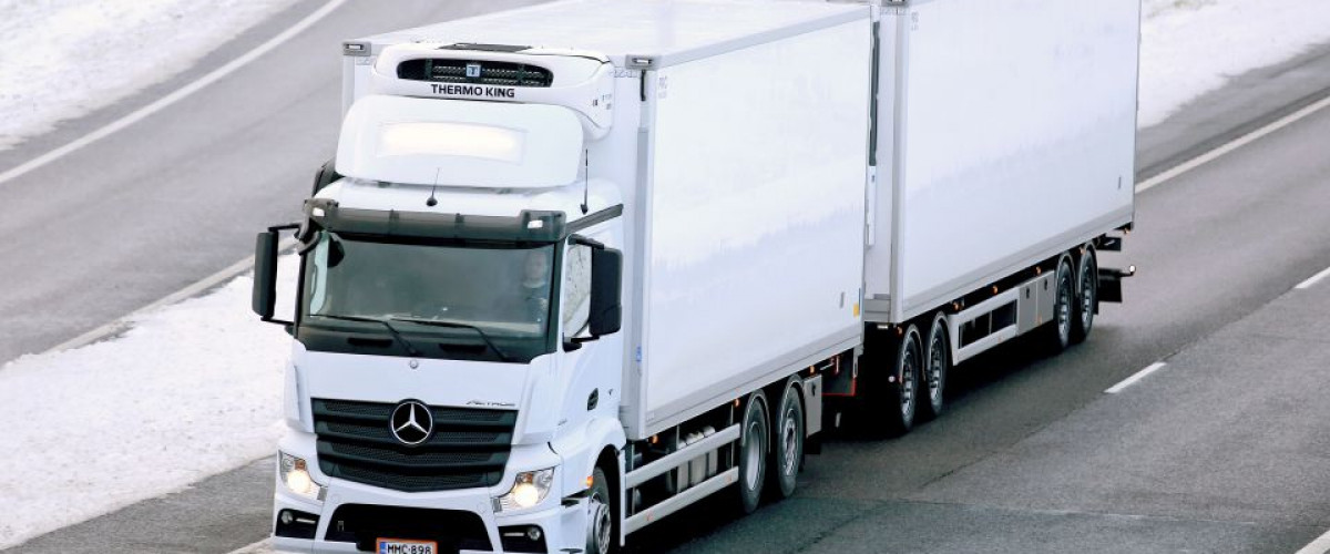 License checking services for commercial vehicles